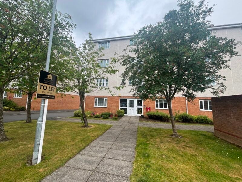 Flat Glenmore Place in Glasgow