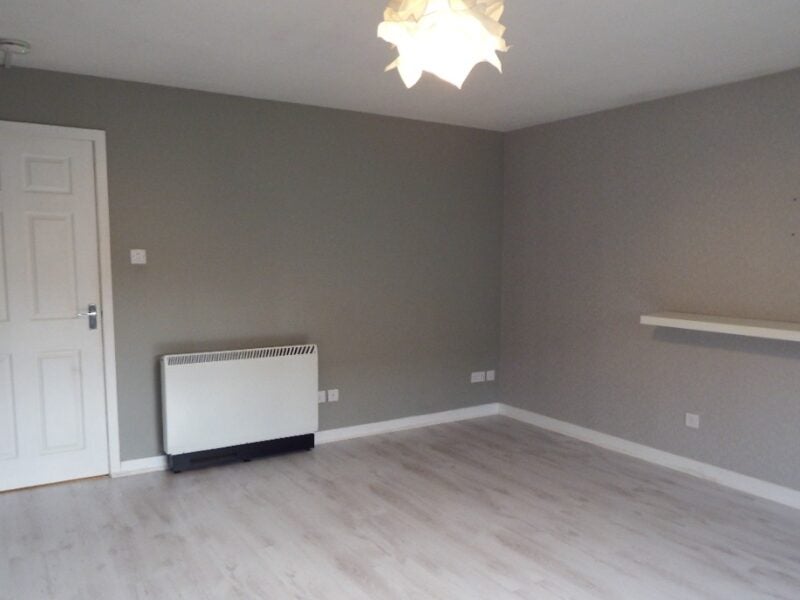 Flat Glenmore Place in Glasgow