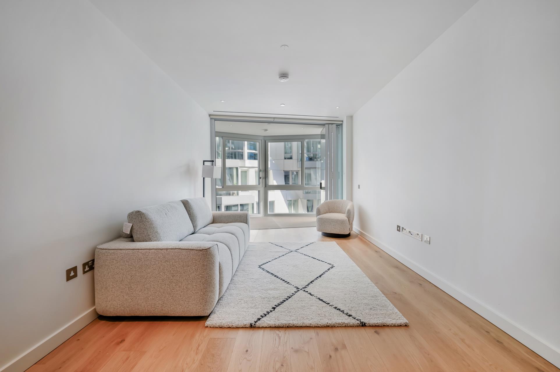 Flat Prospect Way in Greater London