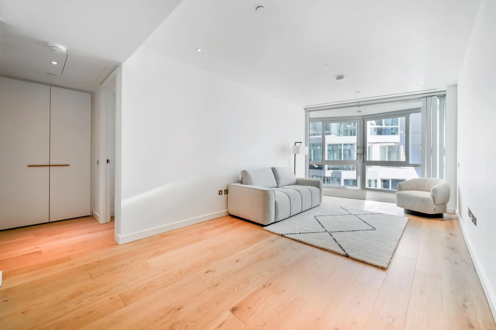 Flat Prospect Way in Greater London