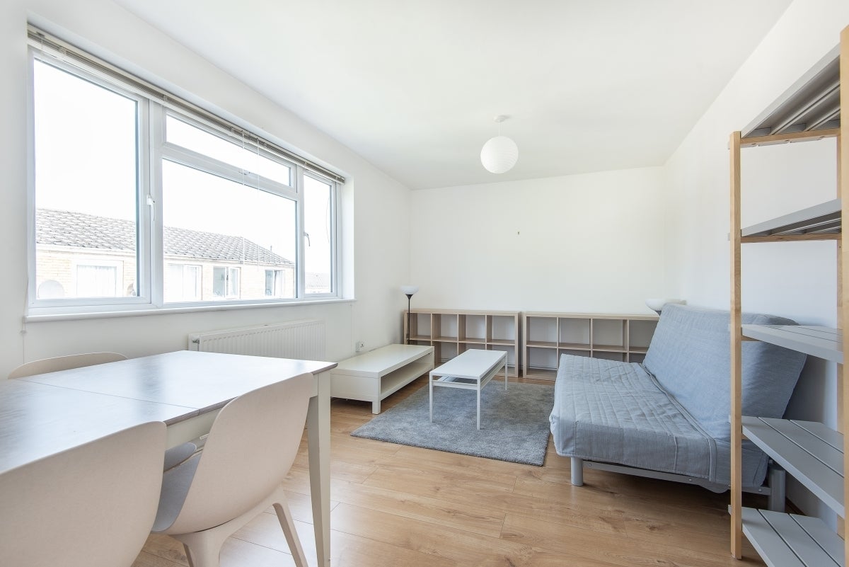 Flat Little Dimocks in Greater London