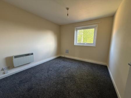 Flat Brackenfield Square in Northampton