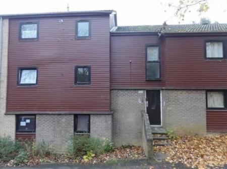 Flat Brackenfield Square in Northampton