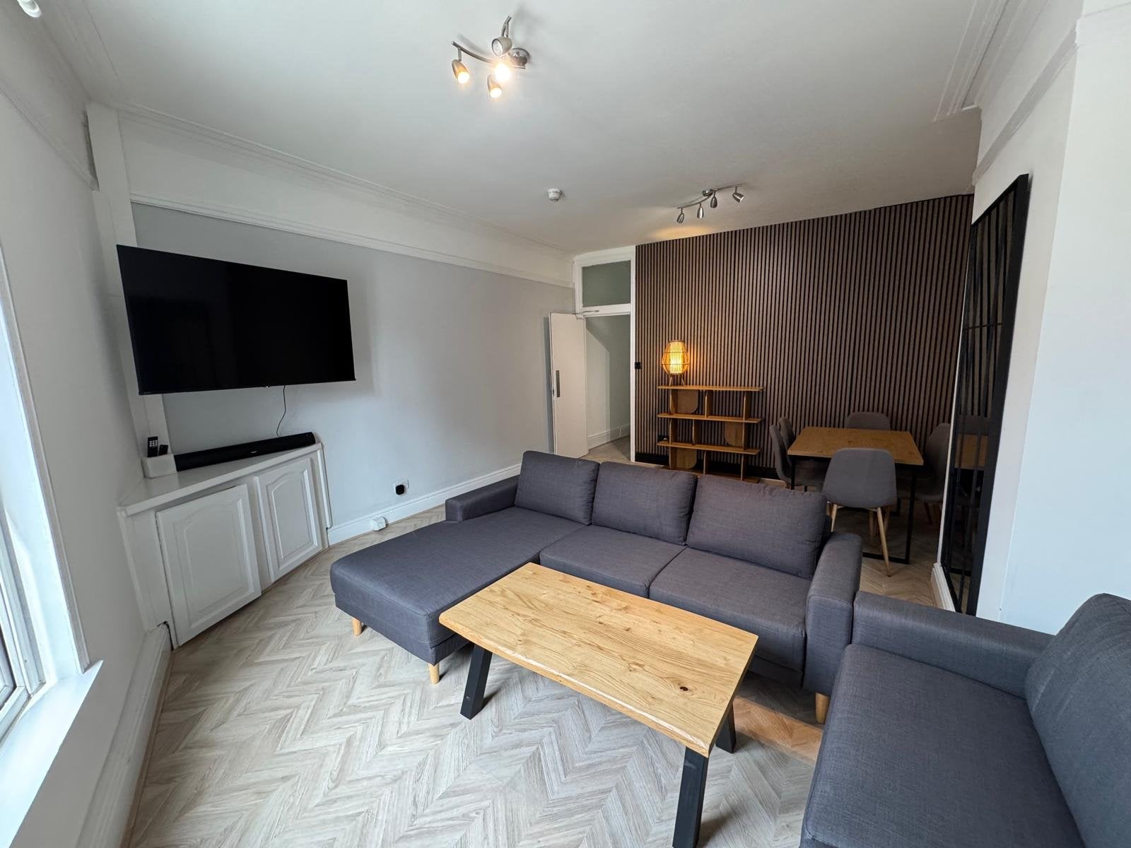 Flat Wilmslow Road in Manchester
