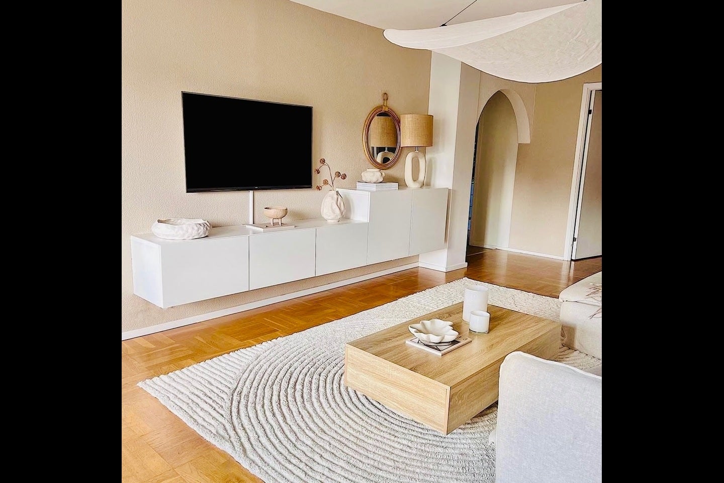 Flat Heritage Lane in Greater London