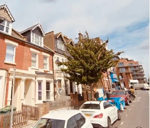 Flat Heritage Lane in Greater London