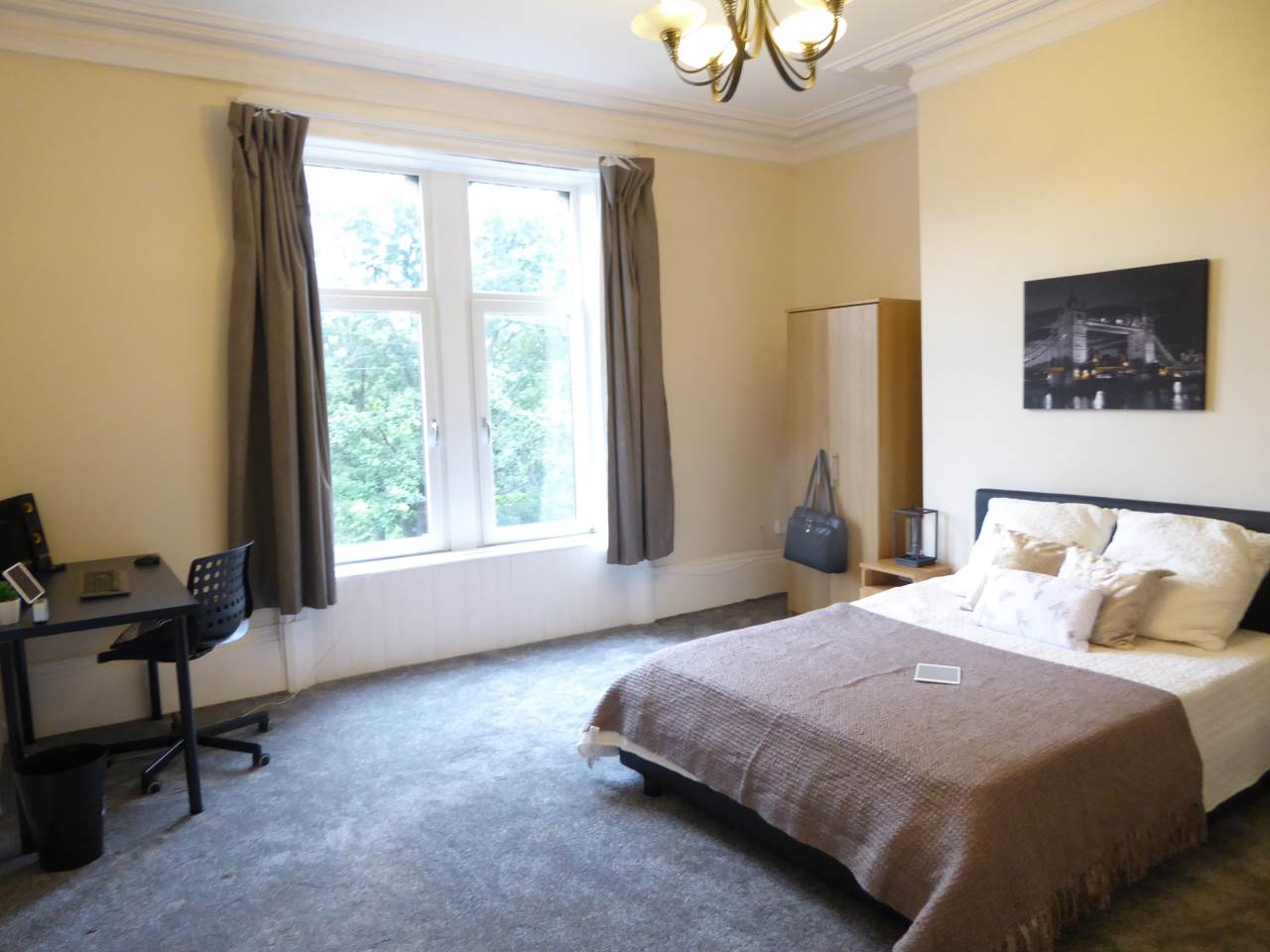 Room Bankfield Road in Kirklees