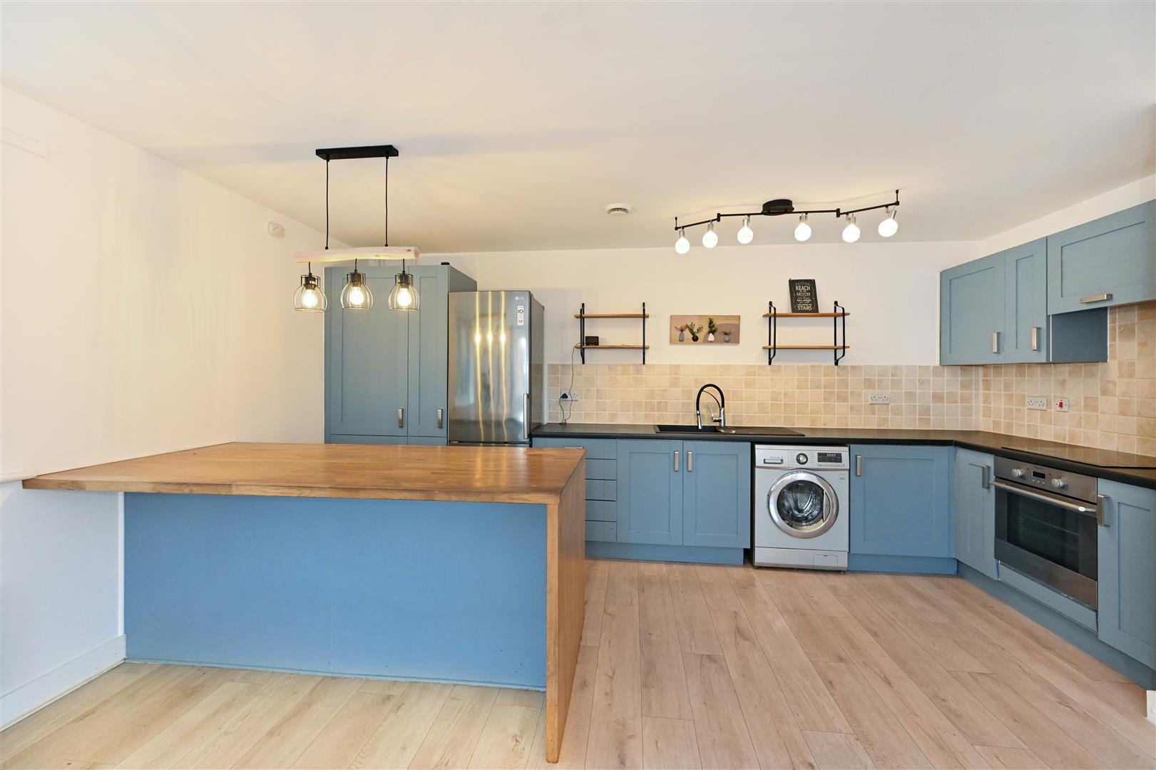 Flat Kelmscott Way in Arun