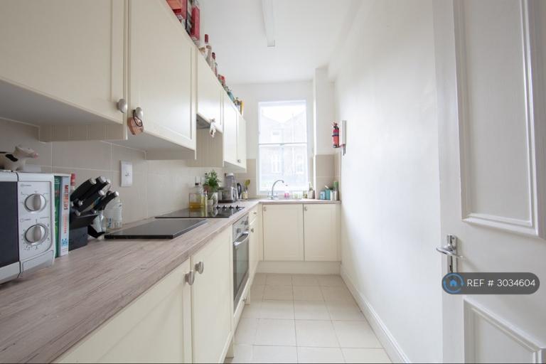 Flat St Pancras Way in Greater London