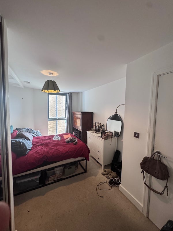 Room Carlton Grove in Greater London