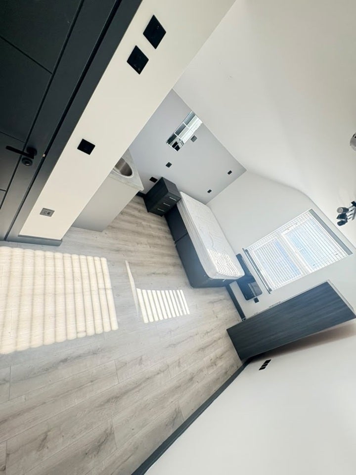 Flat Gilbey Road in Greater London