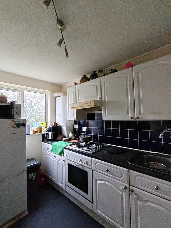 Room Dyke Drive in Greater London