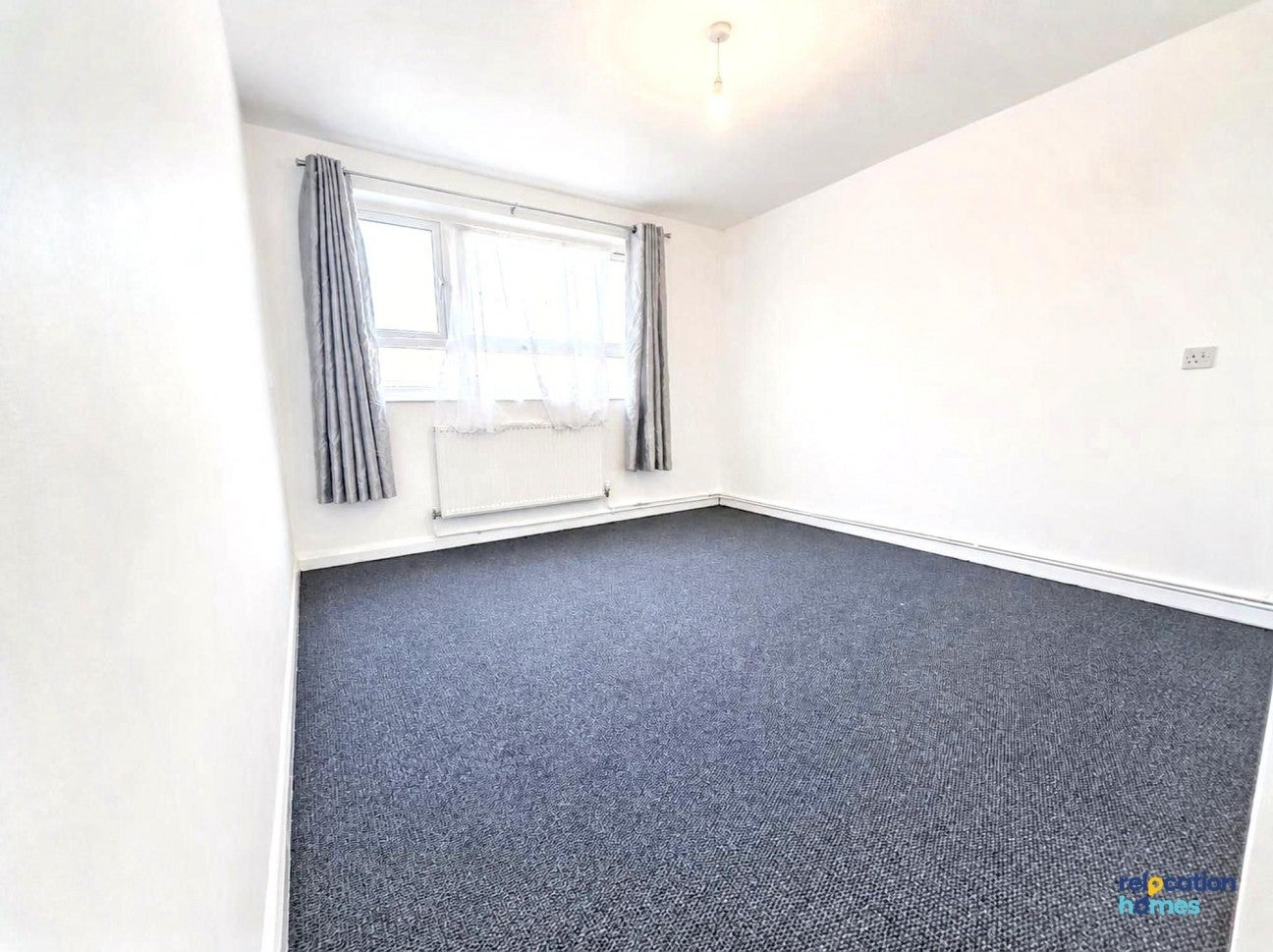 Flat Nutfield Close in Greater London