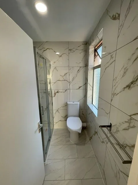 Room Hardwicke Road in Greater London