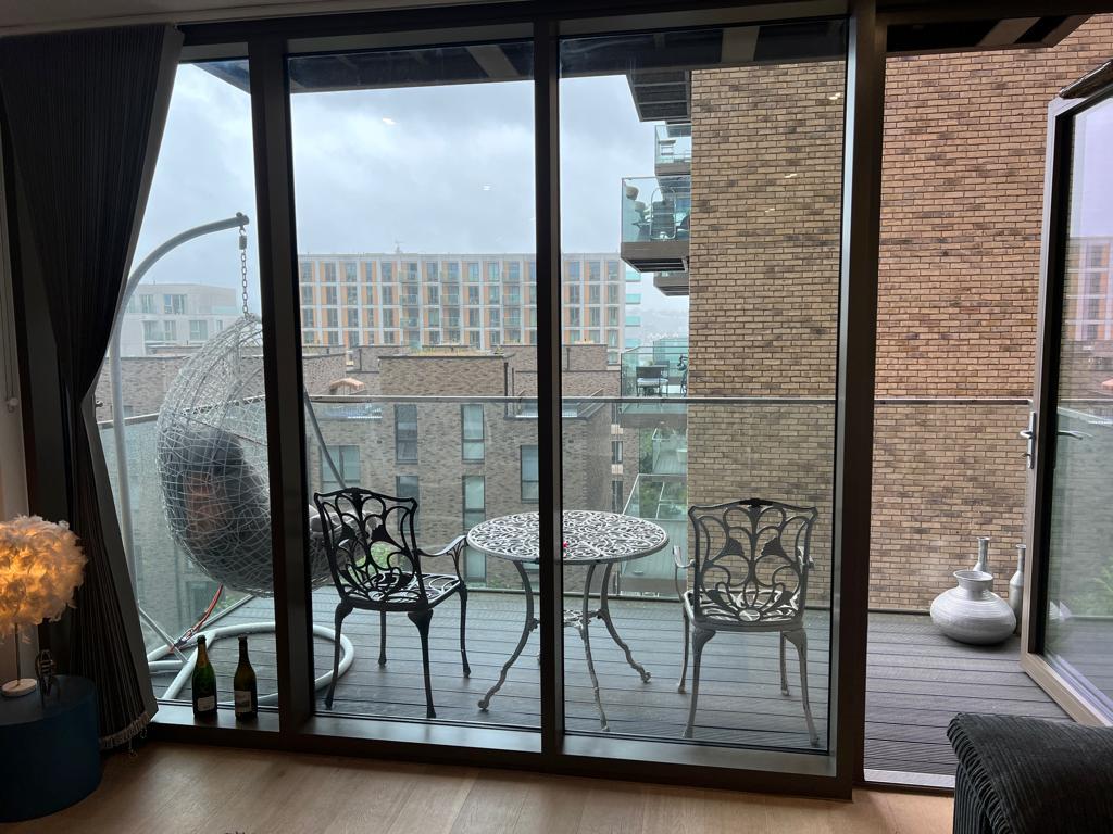 Flat Admiralty Avenue in Greater London