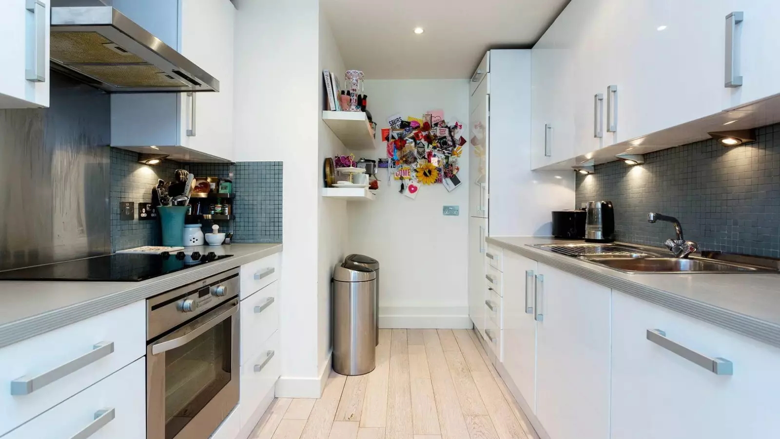 Flat Orsman Road in Greater London