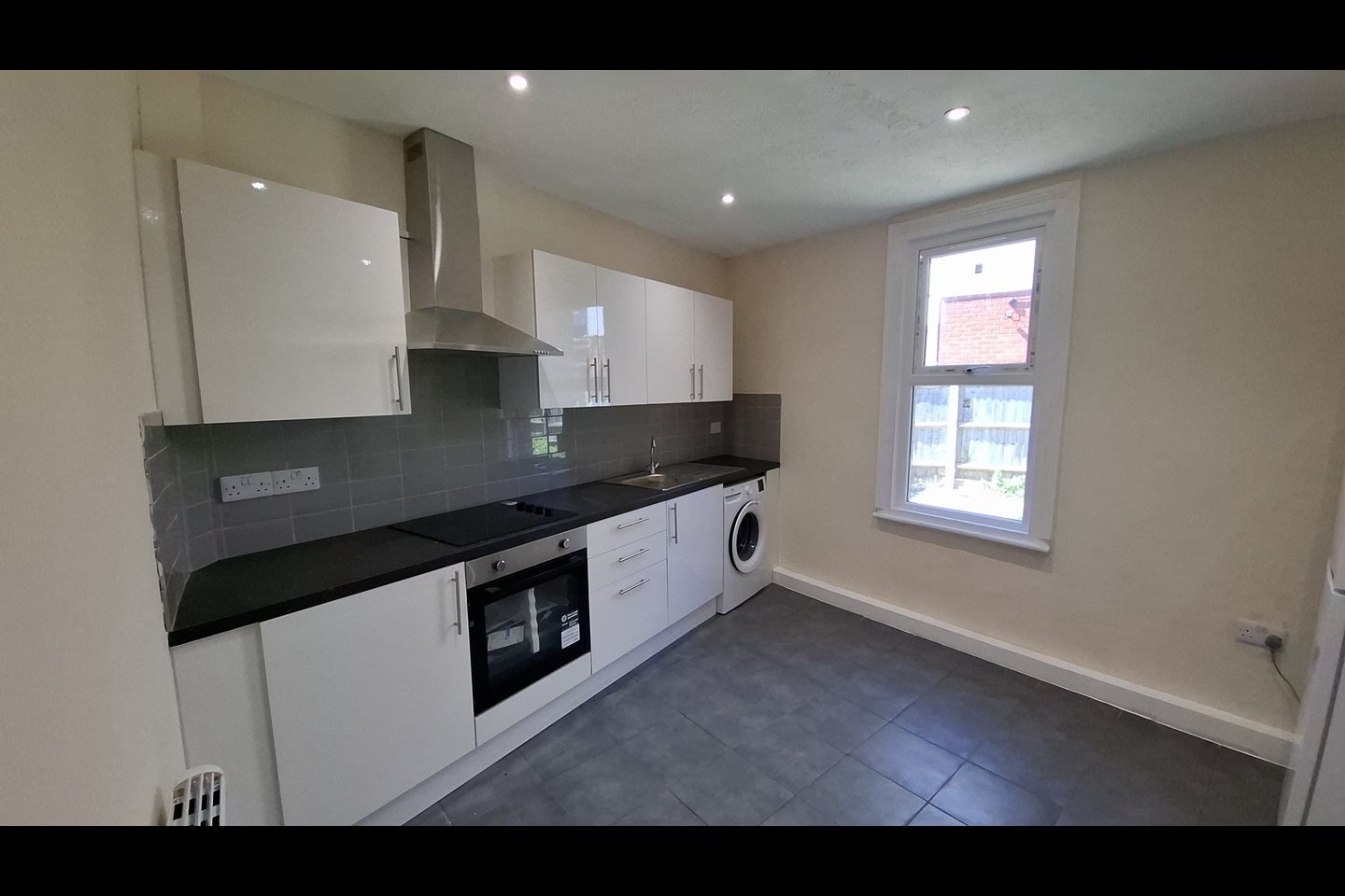 Flat Clarendon Road in Greater London