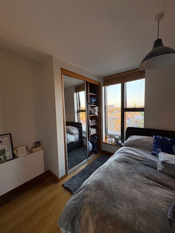 Room Goaters Alley in Greater London