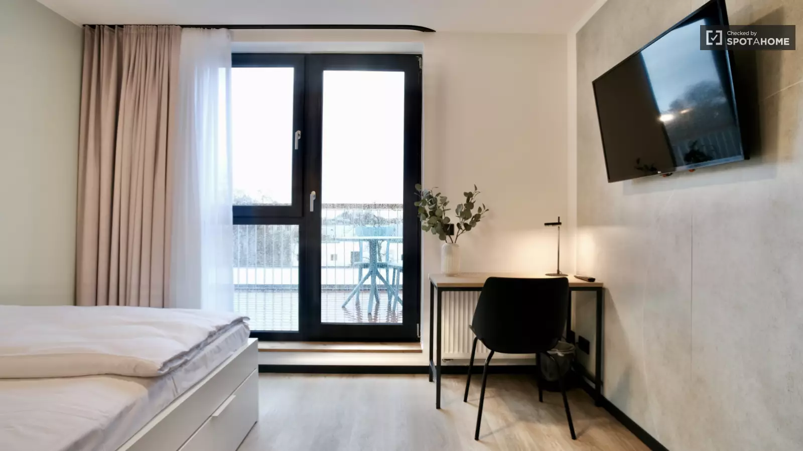 Wohnung Pestalozzistraße in Berlin