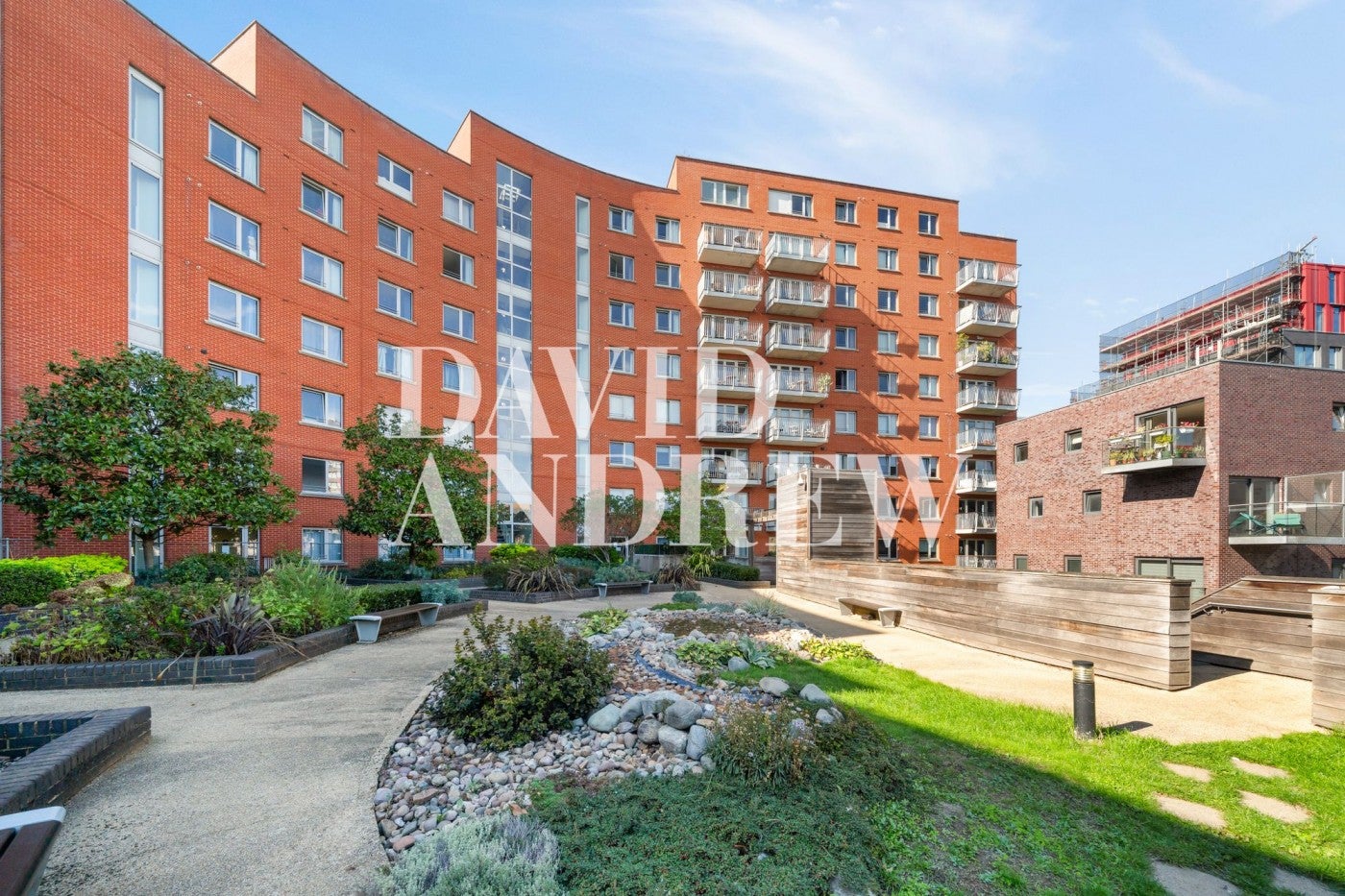 Flat Eden Grove in Greater London