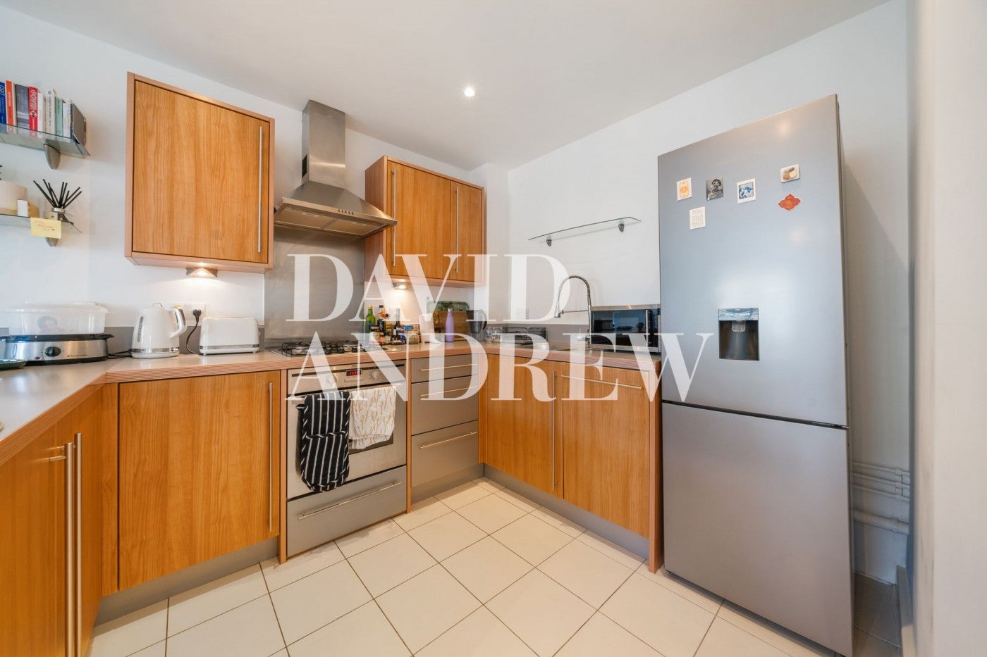 Flat Eden Grove in Greater London