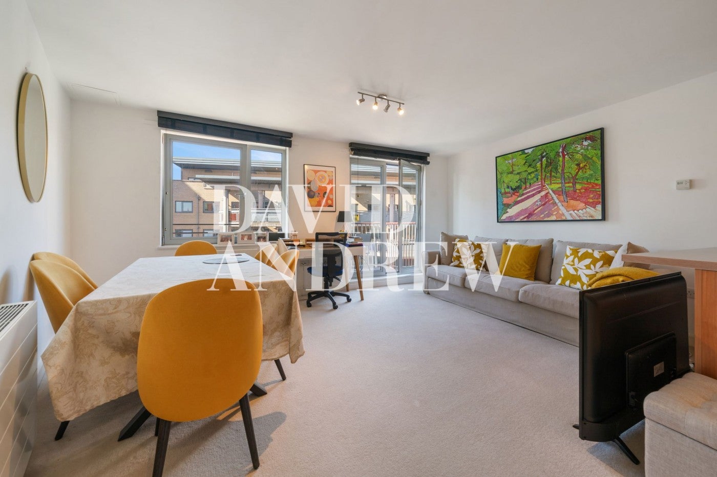 Flat Eden Grove in Greater London