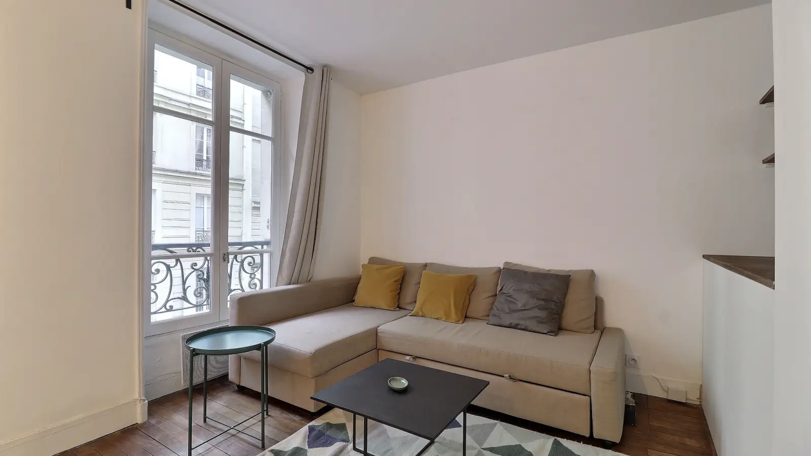 Flat Rue Vaugelas in Paris
