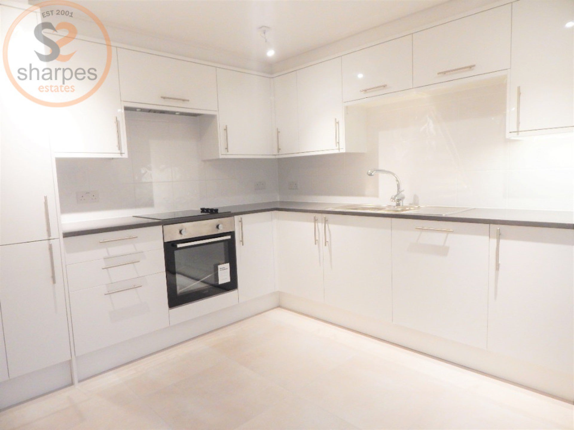 Flat Tintern Close in Greater London