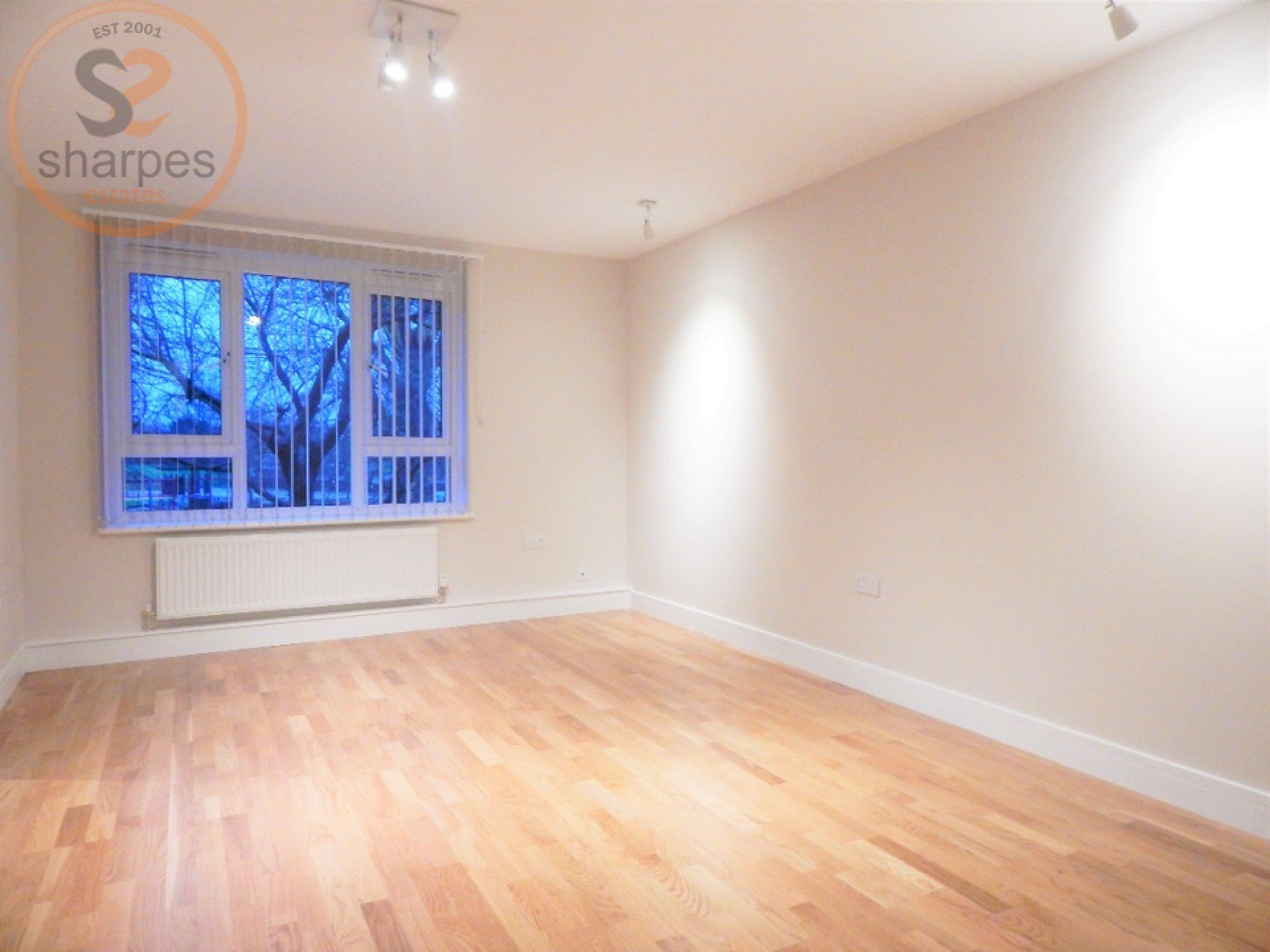 Flat Tintern Close in Greater London