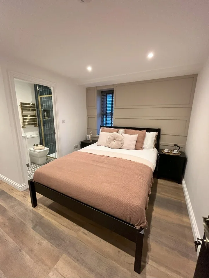 Room Treetop Close in Luton