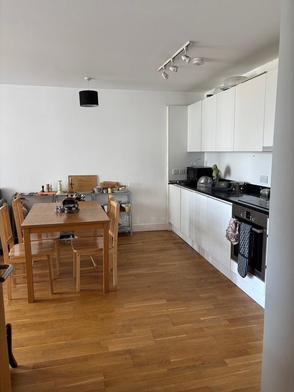 Room Queensbridge Road in Greater London