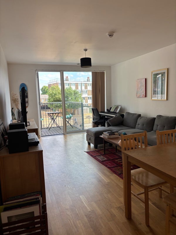 Room Queensbridge Road in Greater London