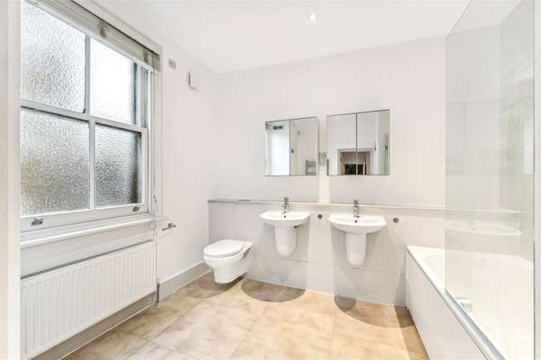Flat Brompton Road in Greater London