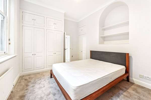 Flat Brompton Road in Greater London