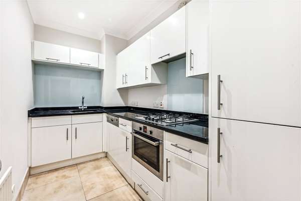 Flat Brompton Road in Greater London