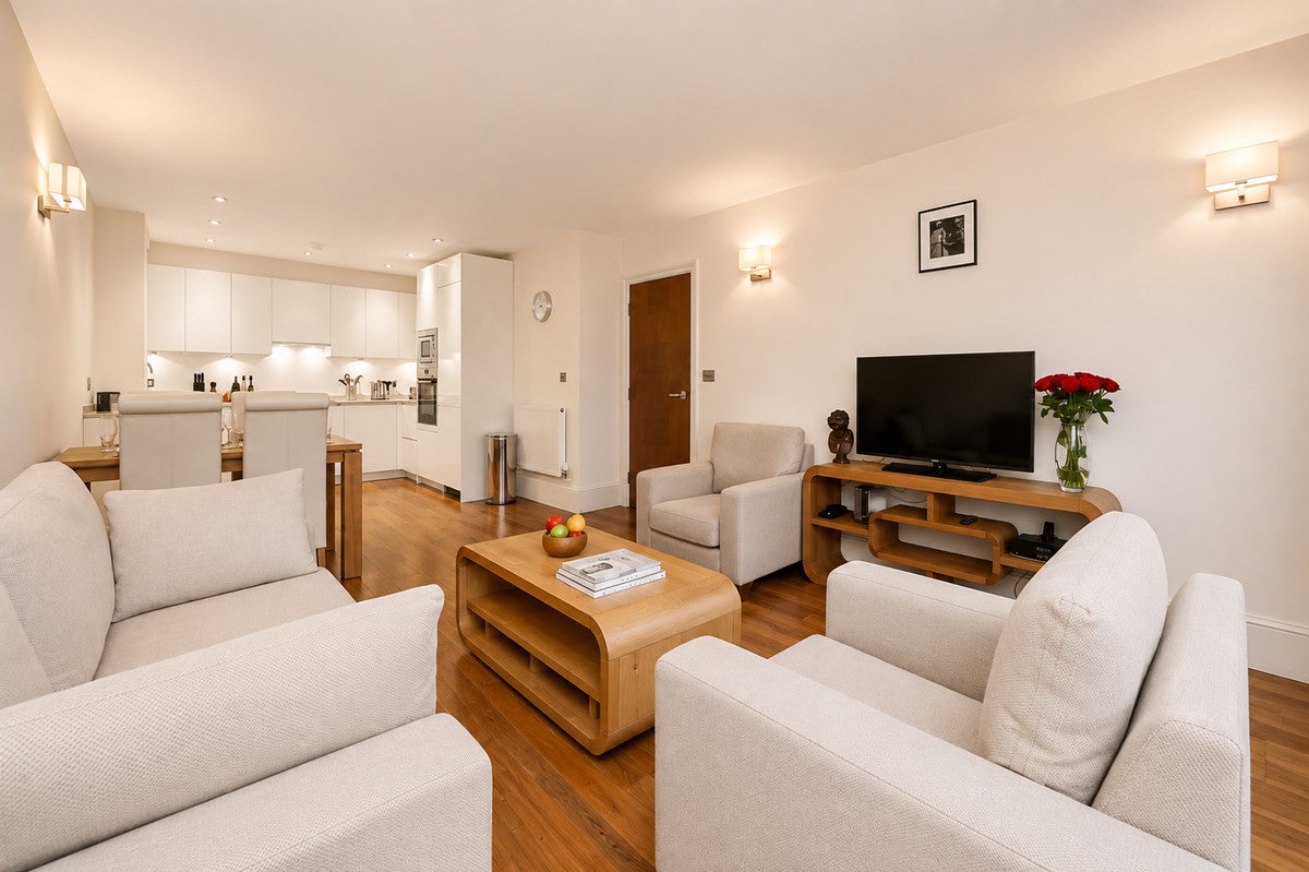 Flat Tavistock Place in Greater London