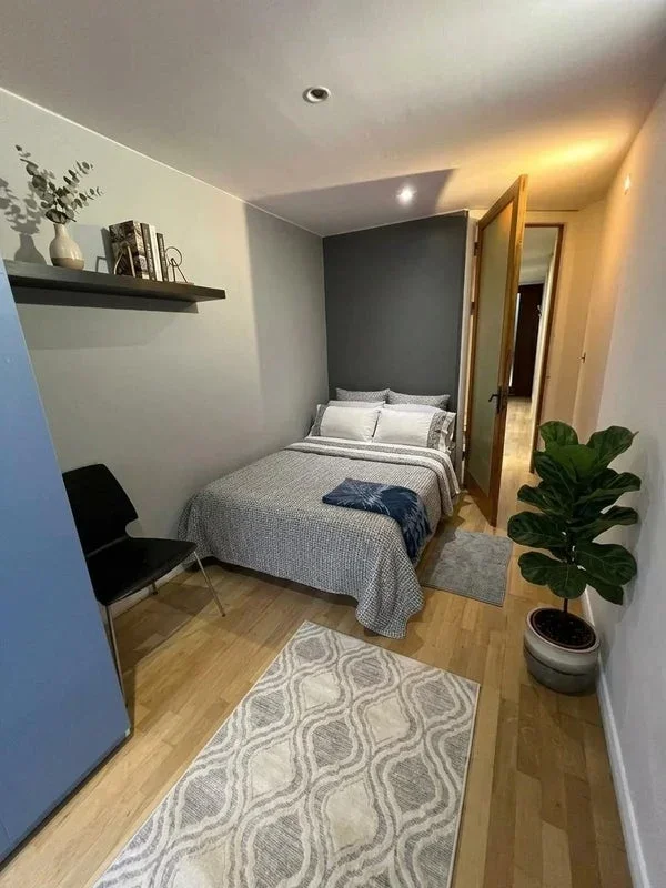Room Rush Common Mews in Greater London