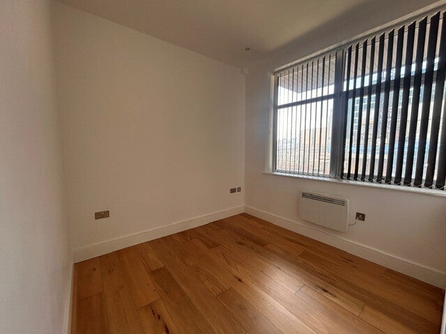 Flat Park Street West in Luton
