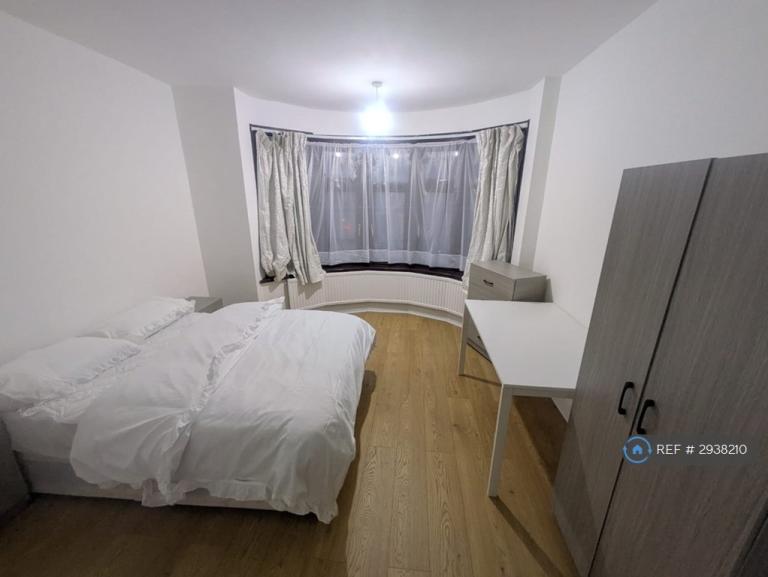 Room Ley Street in Greater London
