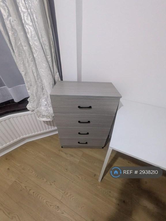 Room Ley Street in Greater London