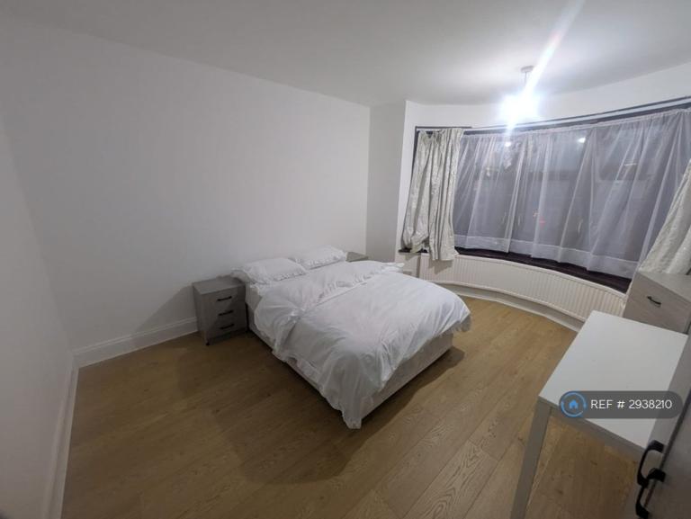 Room Ley Street in Greater London