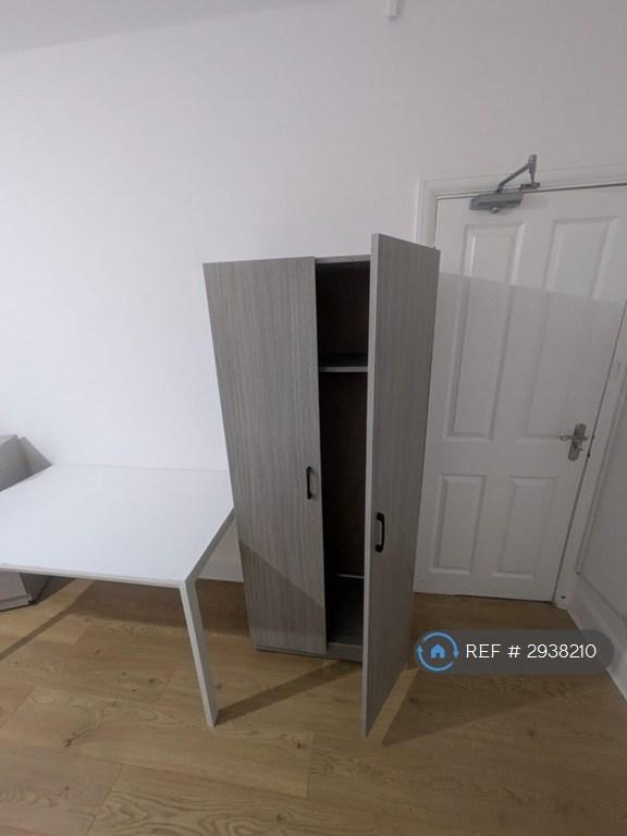 Room Ley Street in Greater London