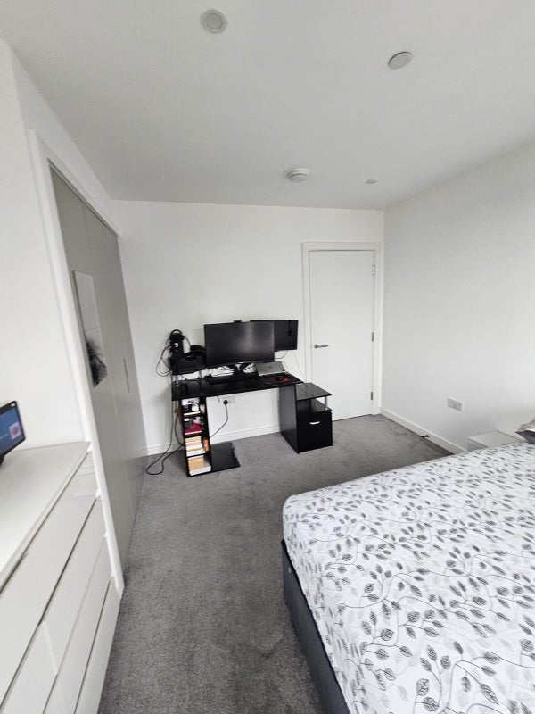 Room Plaistow Road in Greater London