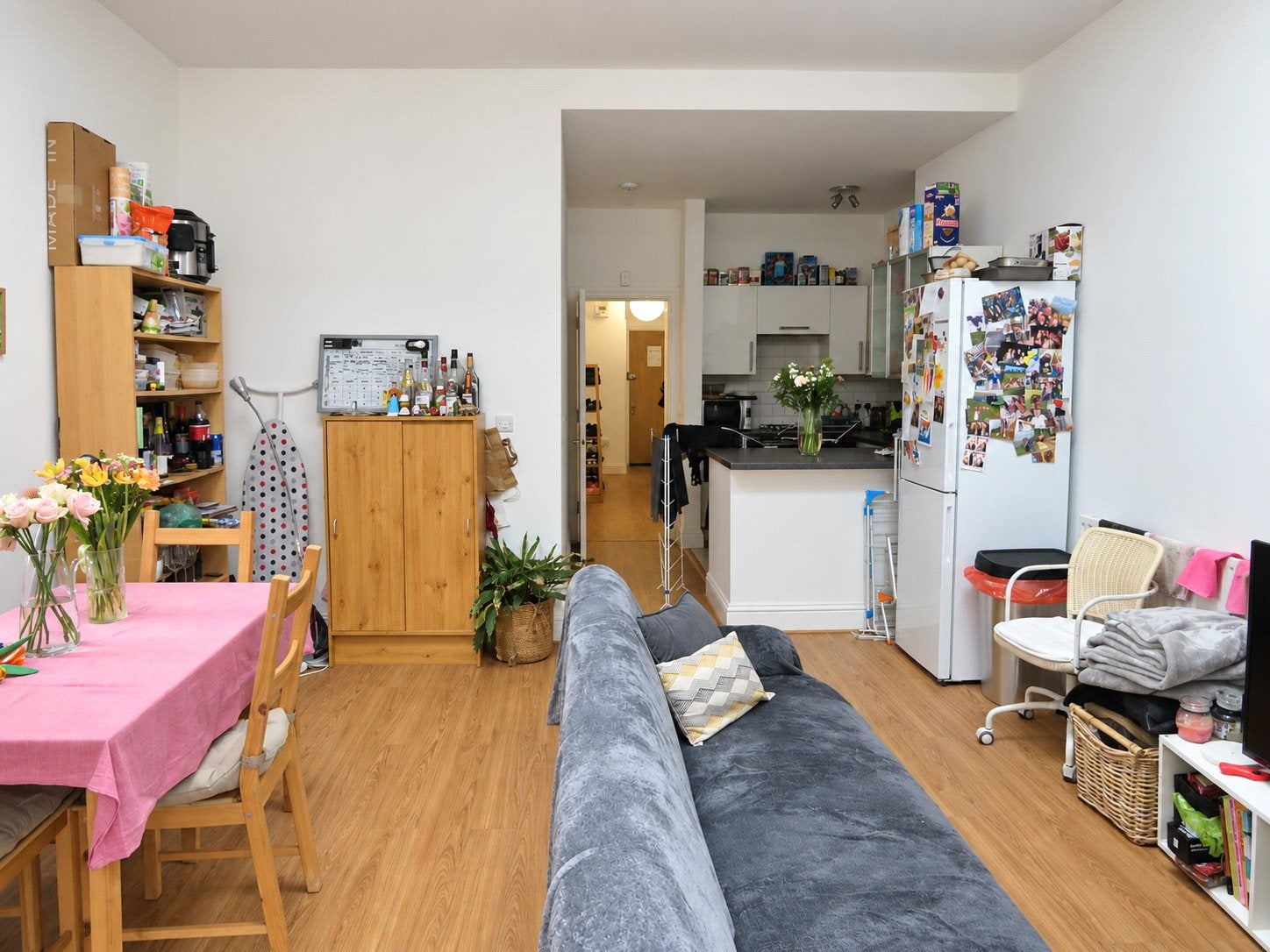 Flat Mitcham Lane in Greater London