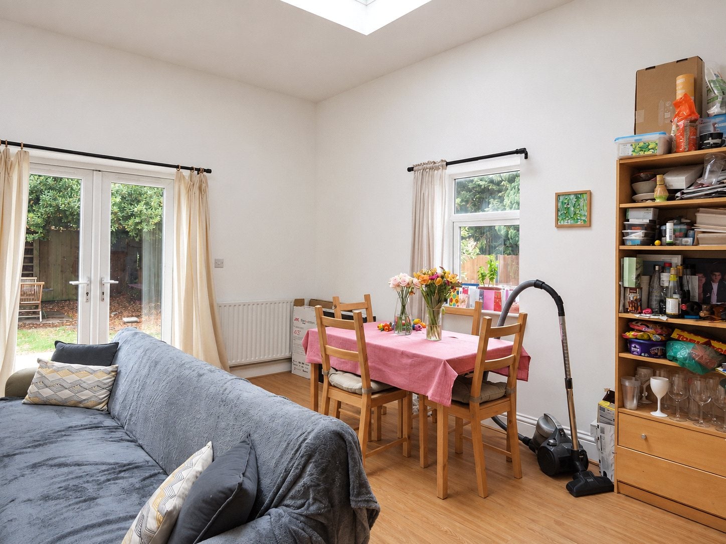 Flat Mitcham Lane in Greater London