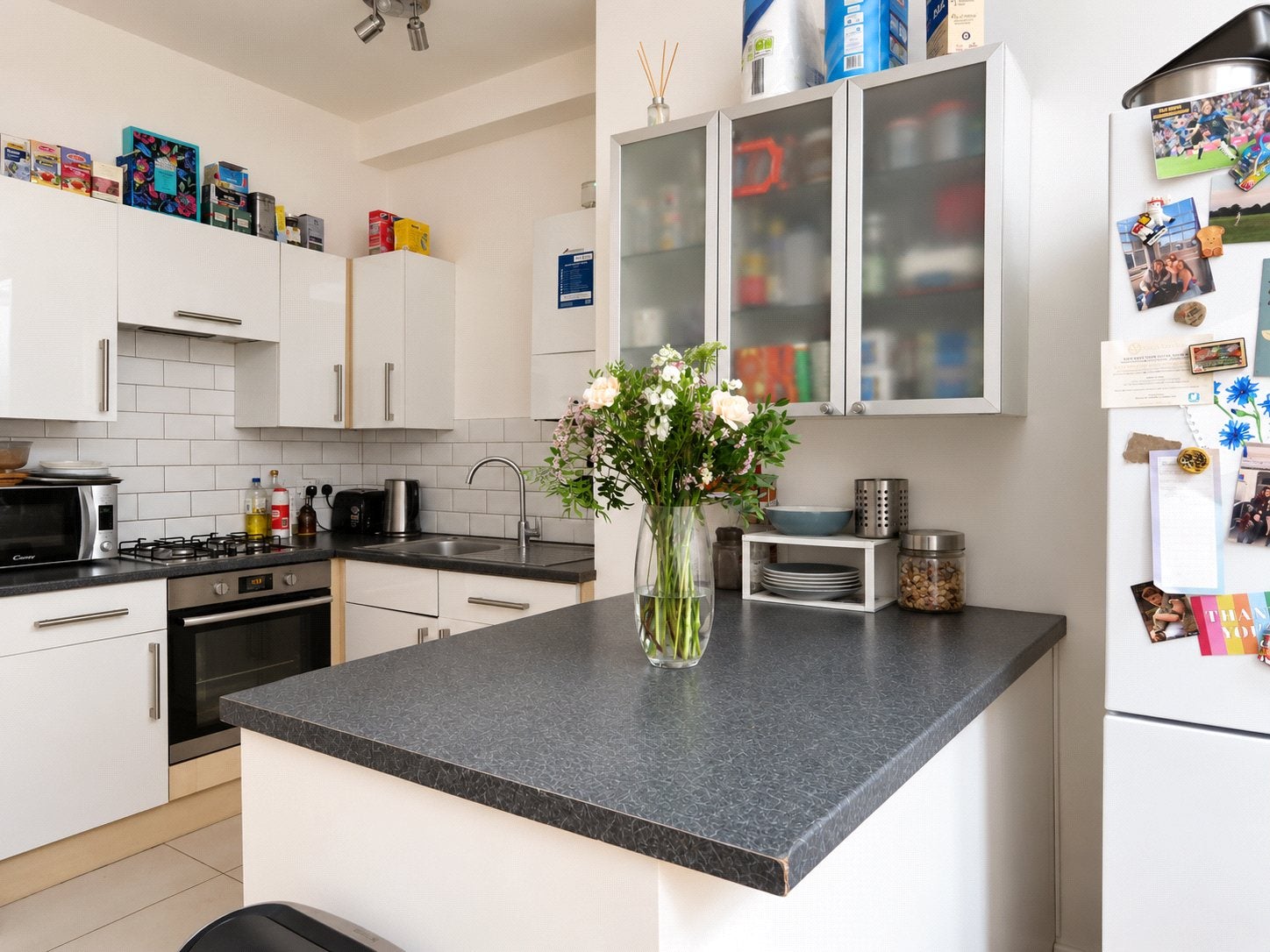 Flat Mitcham Lane in Greater London