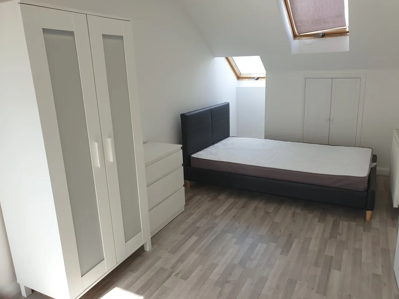 Flat Gallosson Road in Greater London