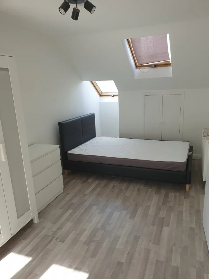 Flat Gallosson Road in Greater London