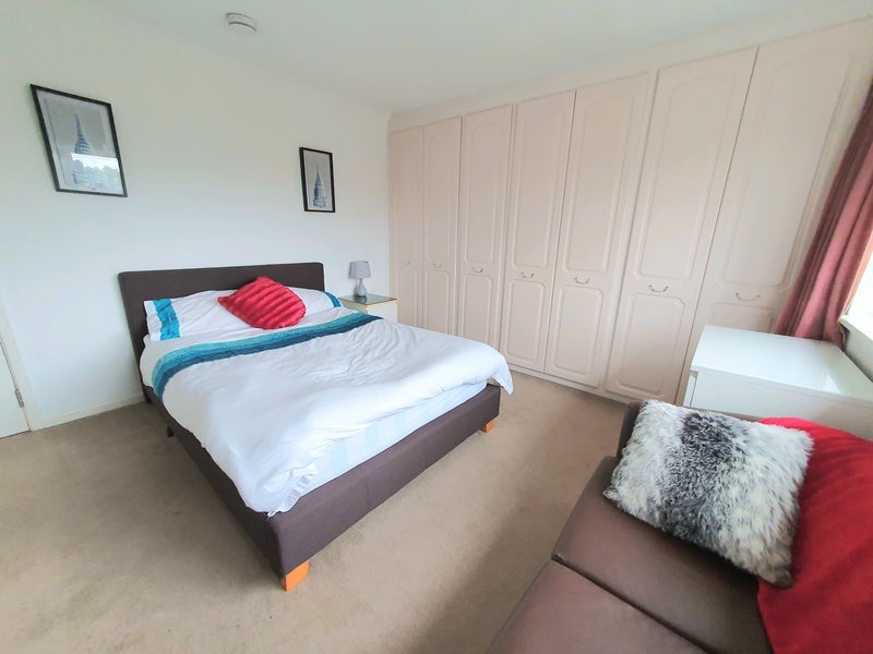 Room Old Lode Lane in Metropolitan Borough of Solihull