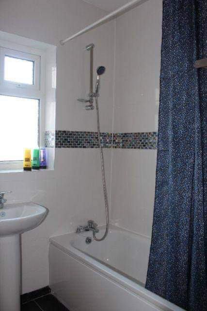 Room Saville Road in Greater London